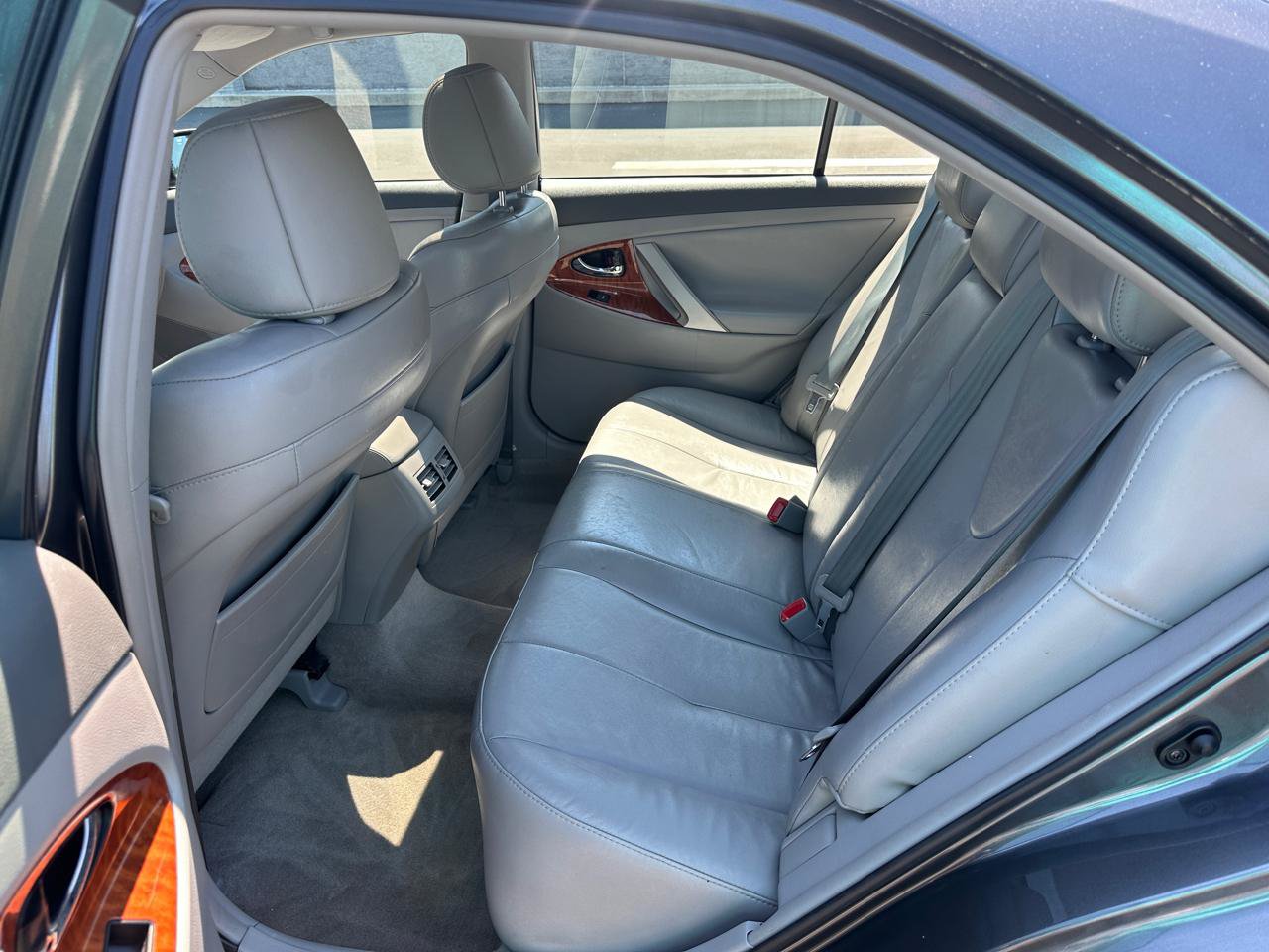 Used 2010 Toyota Camry XLE FWD image 13