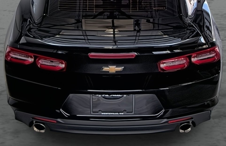 Used 2024 Chevrolet Camaro LT w/ Technology Package image 12