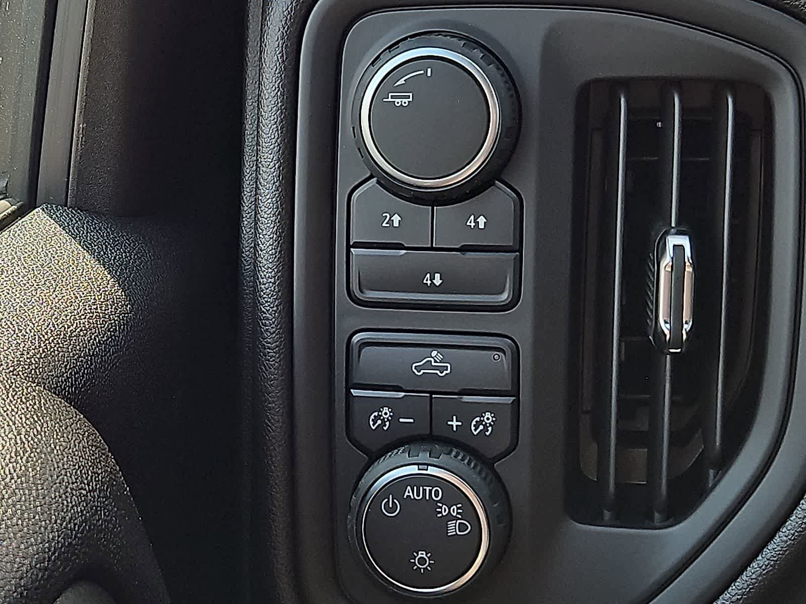 New 2025 Chevrolet Silverado 2500 W/T AWD/4WD image 15