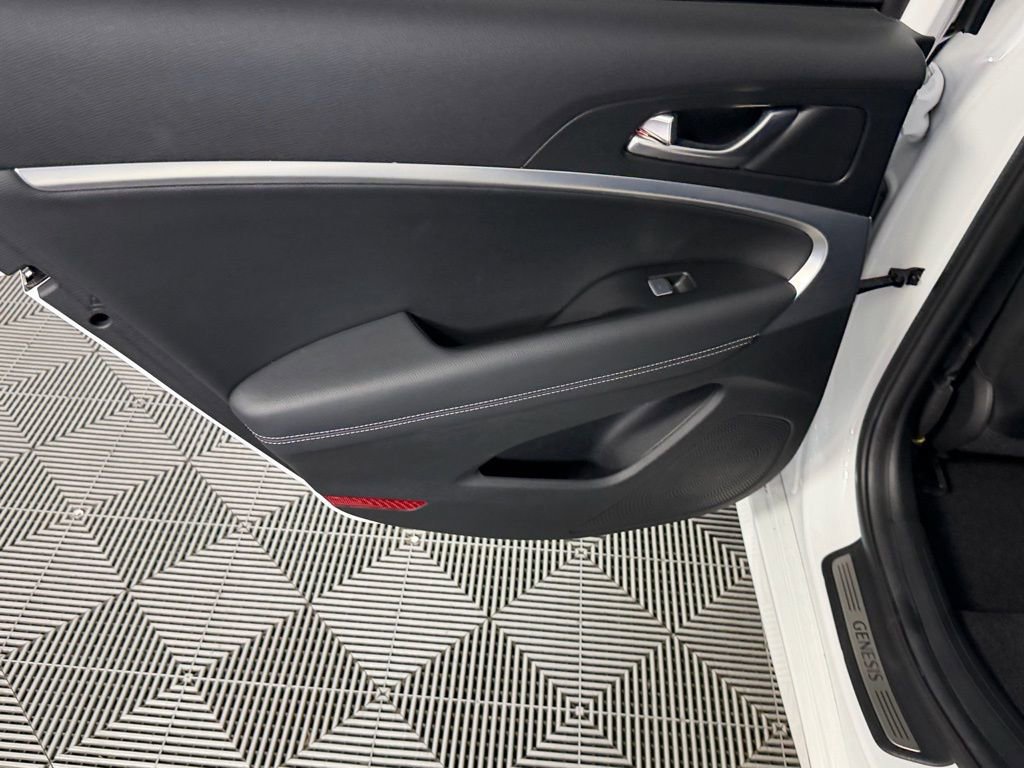 Used 2022 Genesis G70 2.0T image 28