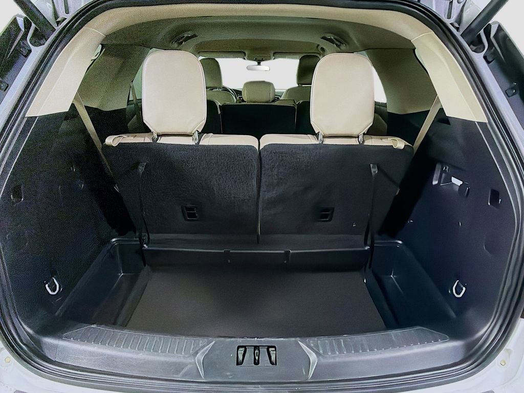 Used 2023 Ford Explorer XLT w/ Equipment Group 202A image 26