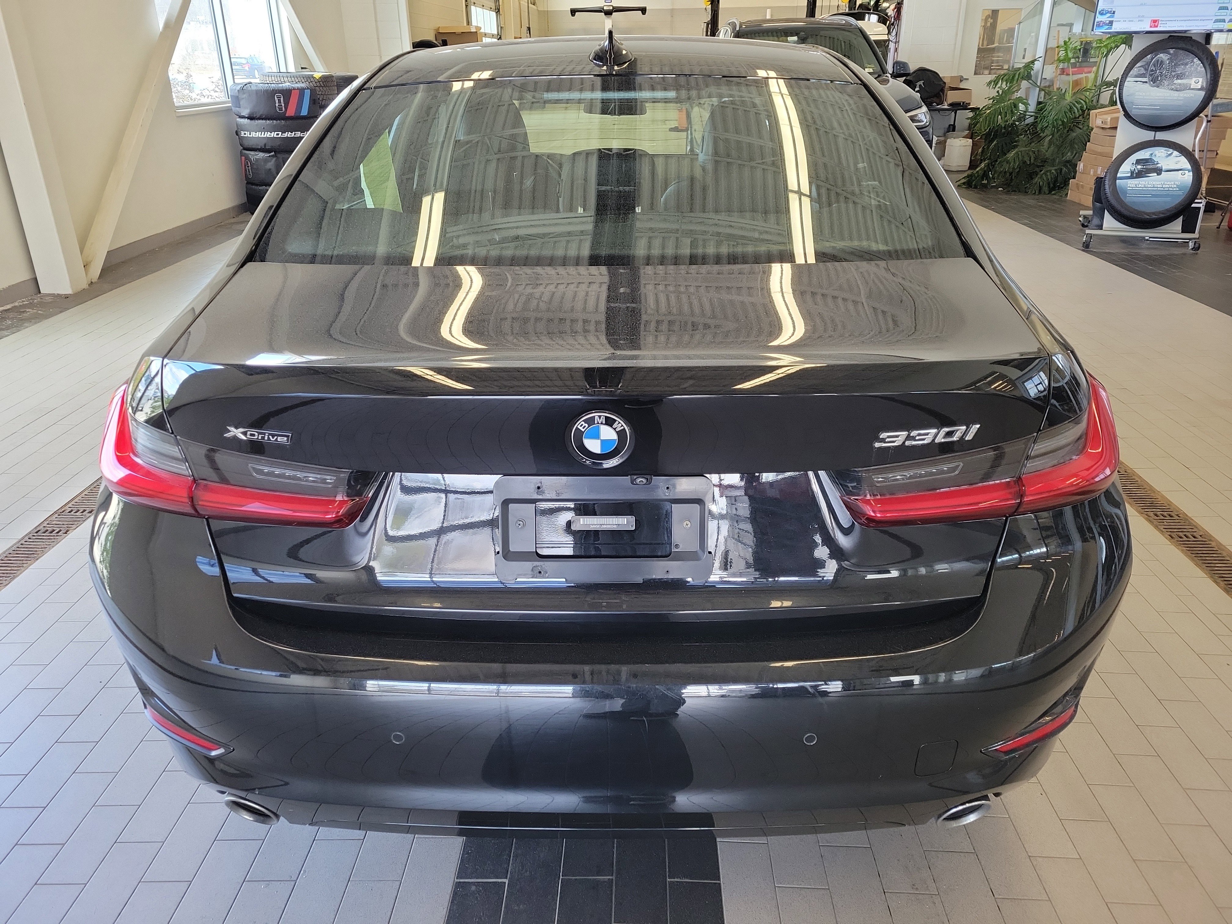 Used 2019 BMW 330i xDrive Sedan w/ Convenience Package image 6