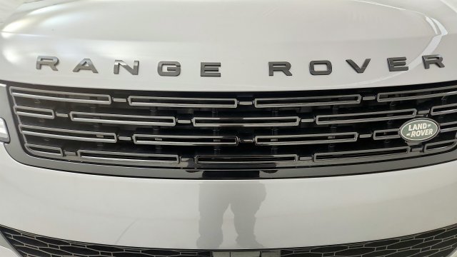 Used 2025 Land Rover Range Rover Sport Dynamic SE AWD/4WD image 32