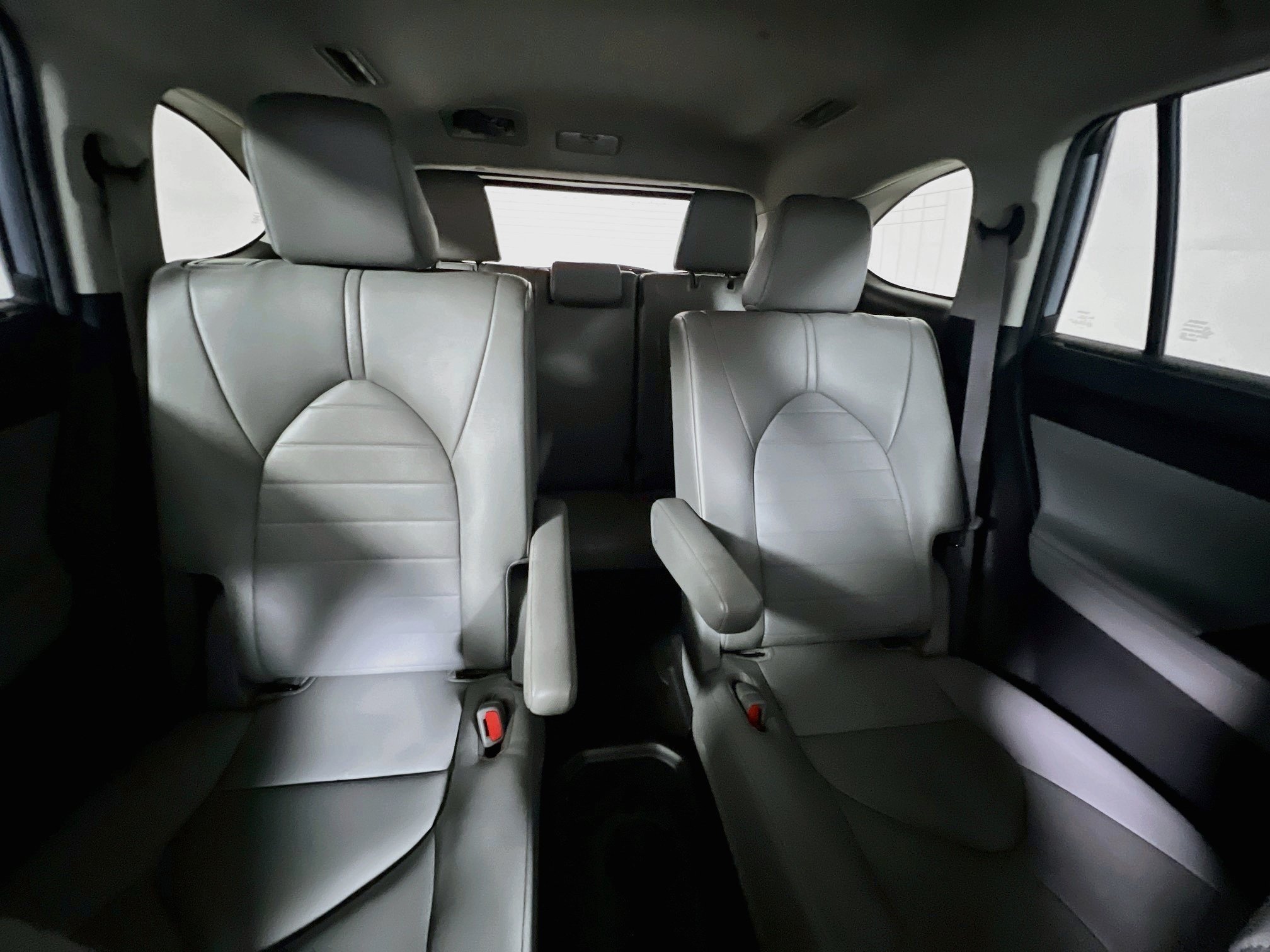Used 2023 Toyota Highlander XLE FWD image 32