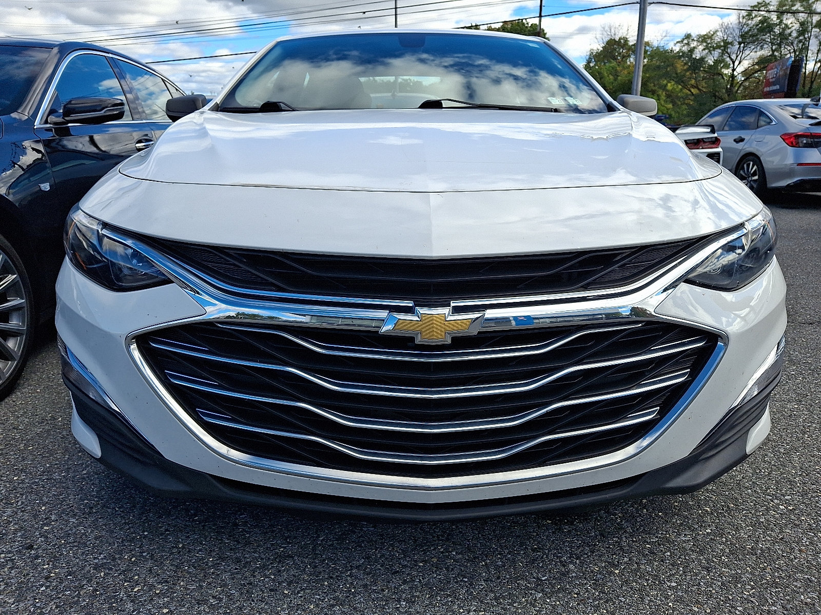 Used 2022 Chevrolet Malibu LS FWD image 2