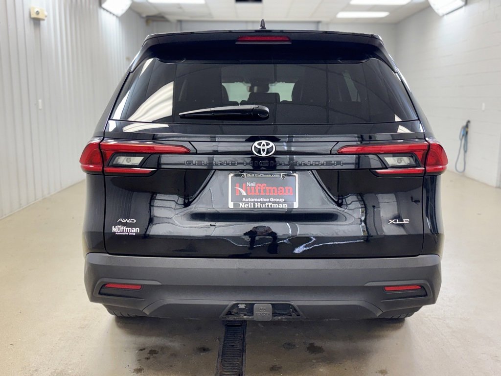 Used 2024 Toyota Grand Highlander XLE image 6