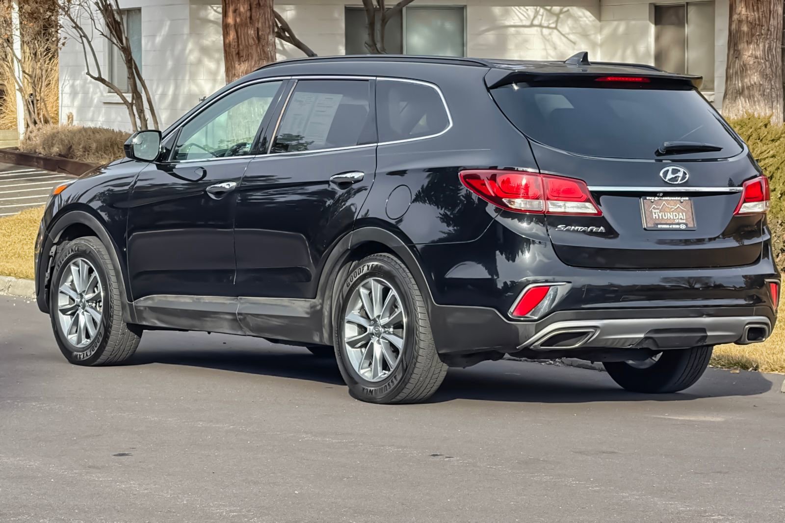 Used 2017 Hyundai Santa Fe SE image 6