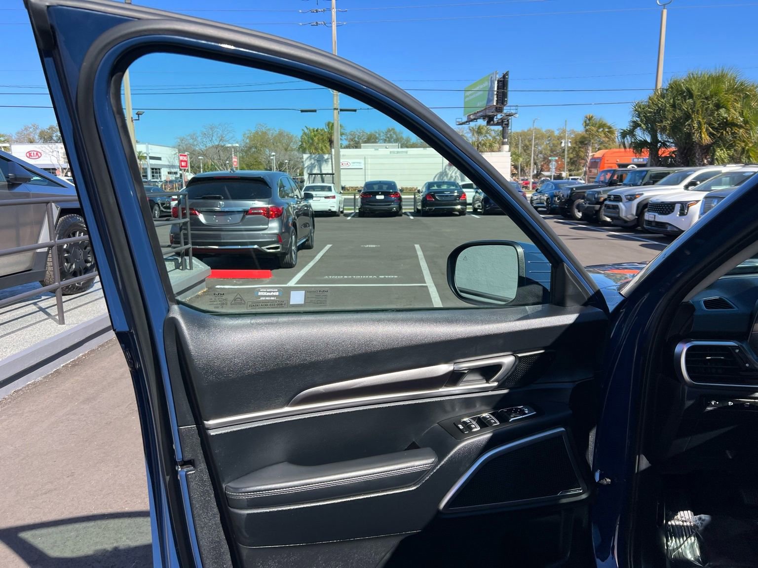 Used 2025 Kia Telluride S image 24