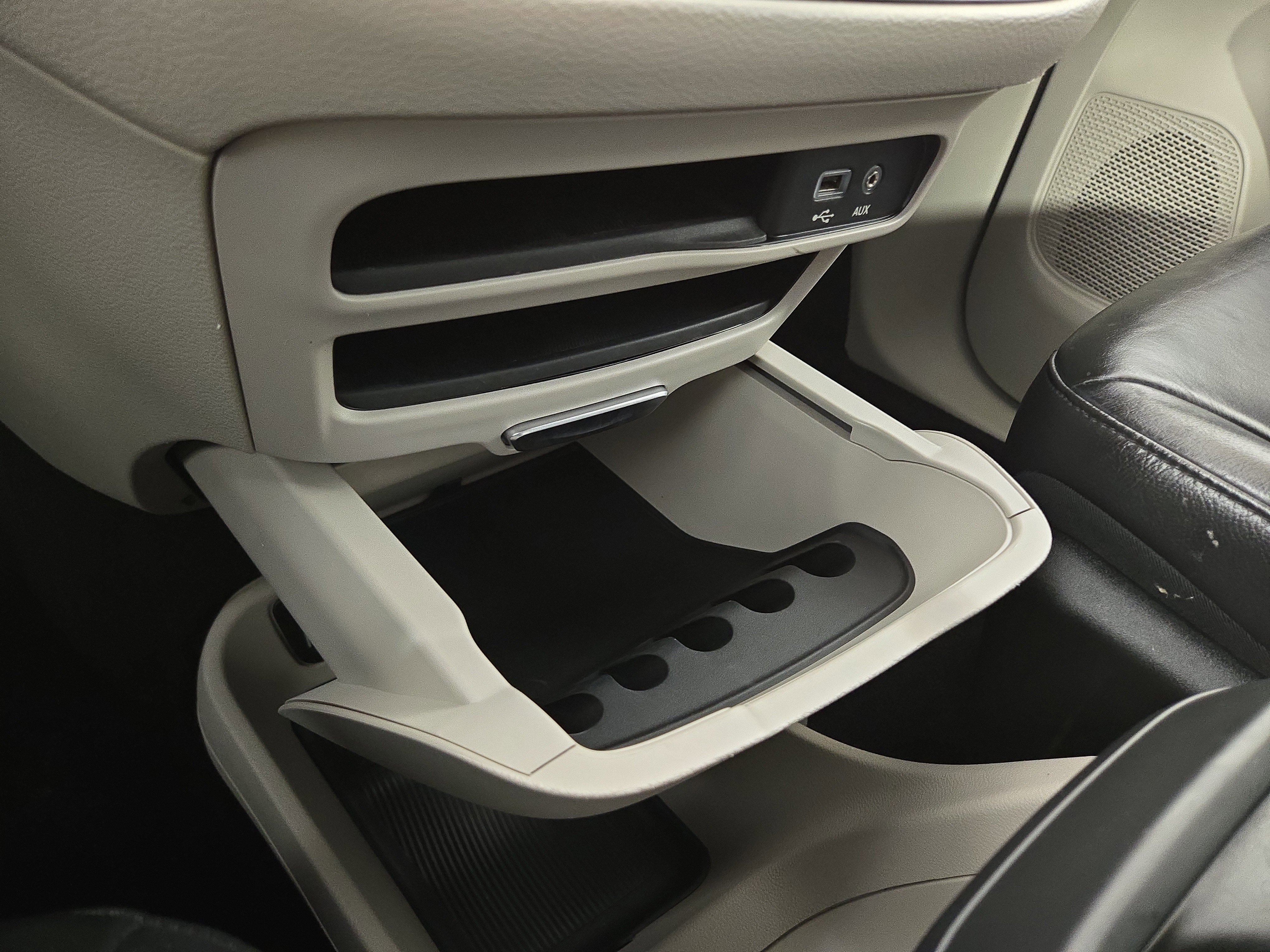 Used 2017 Chrysler Pacifica Touring-L image 29