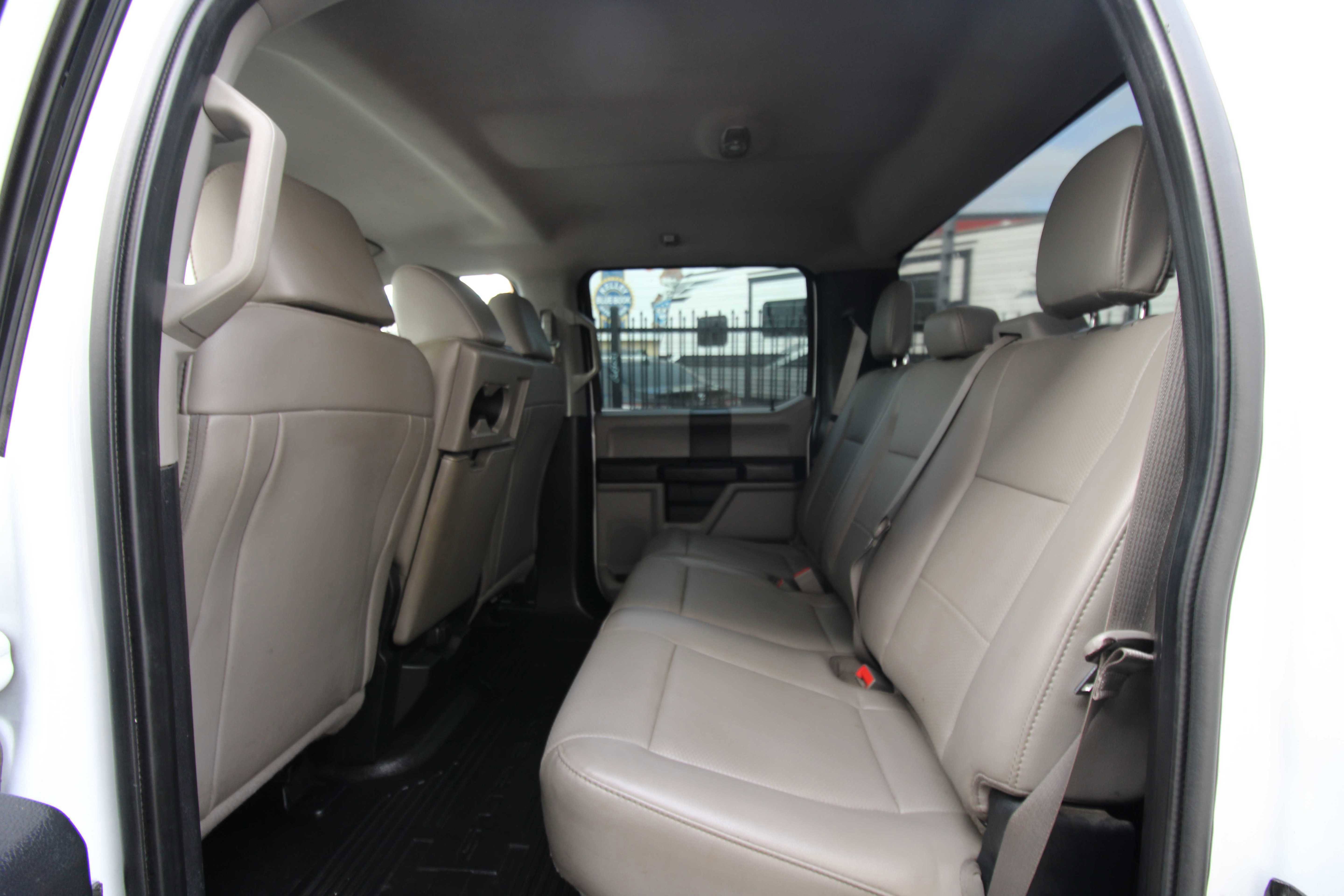 Used 2019 Ford F250 XL w/ Power Equipment Group image 4