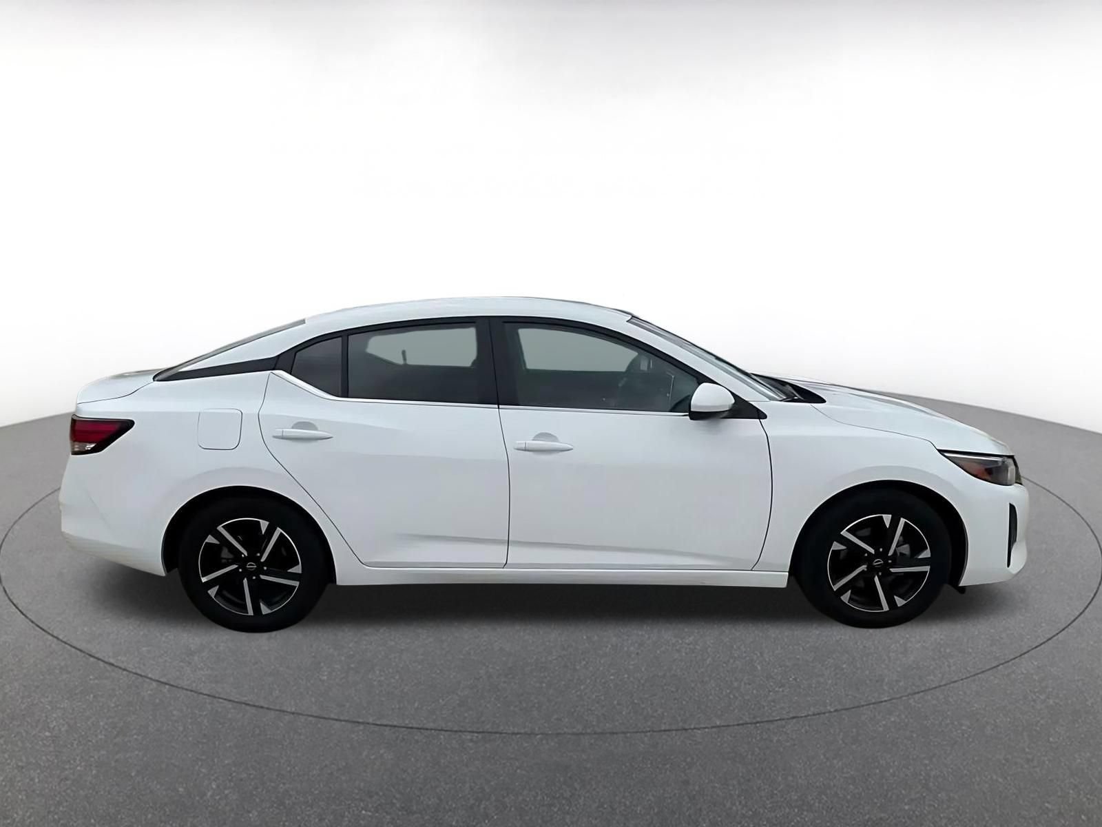 Used 2025 Nissan Sentra SV FWD image 15