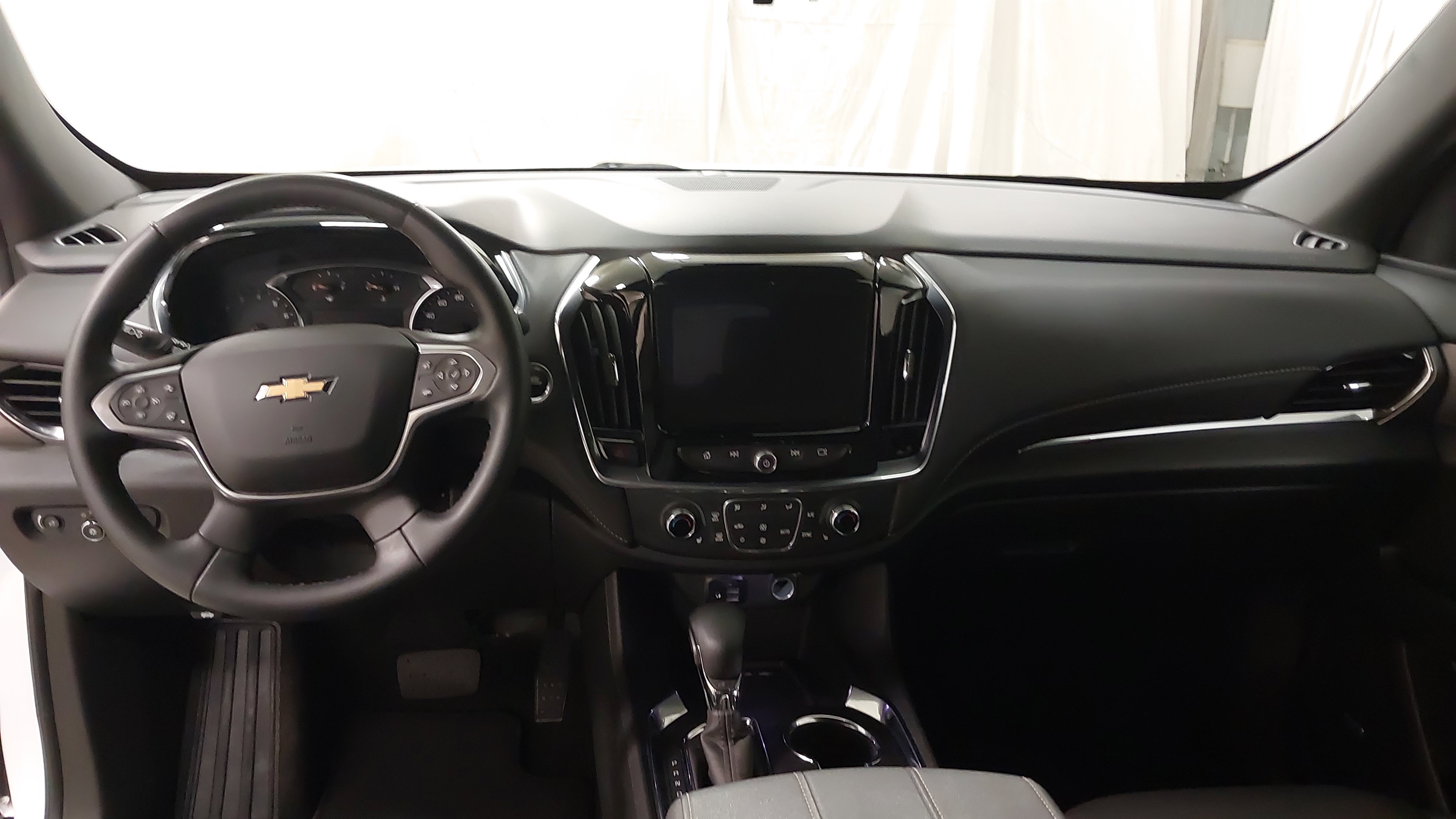 Used 2023 Chevrolet Traverse LT w/ LT Premium Package AWD/4WD image 26
