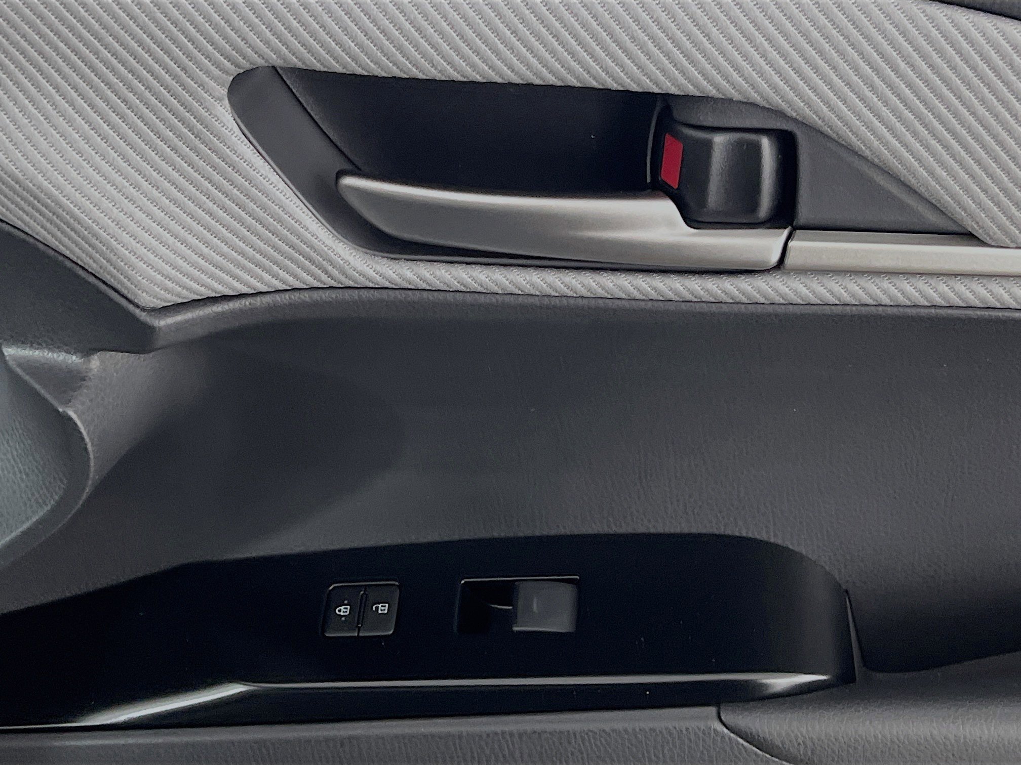 Used 2025 Toyota Camry SE w/ Convenience Package image 32