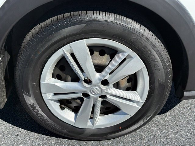 Used 2021 Nissan Kicks S FWD image 29