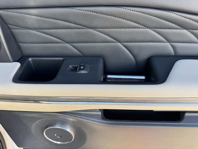 Used 2022 Ford Expedition Platinum image 21