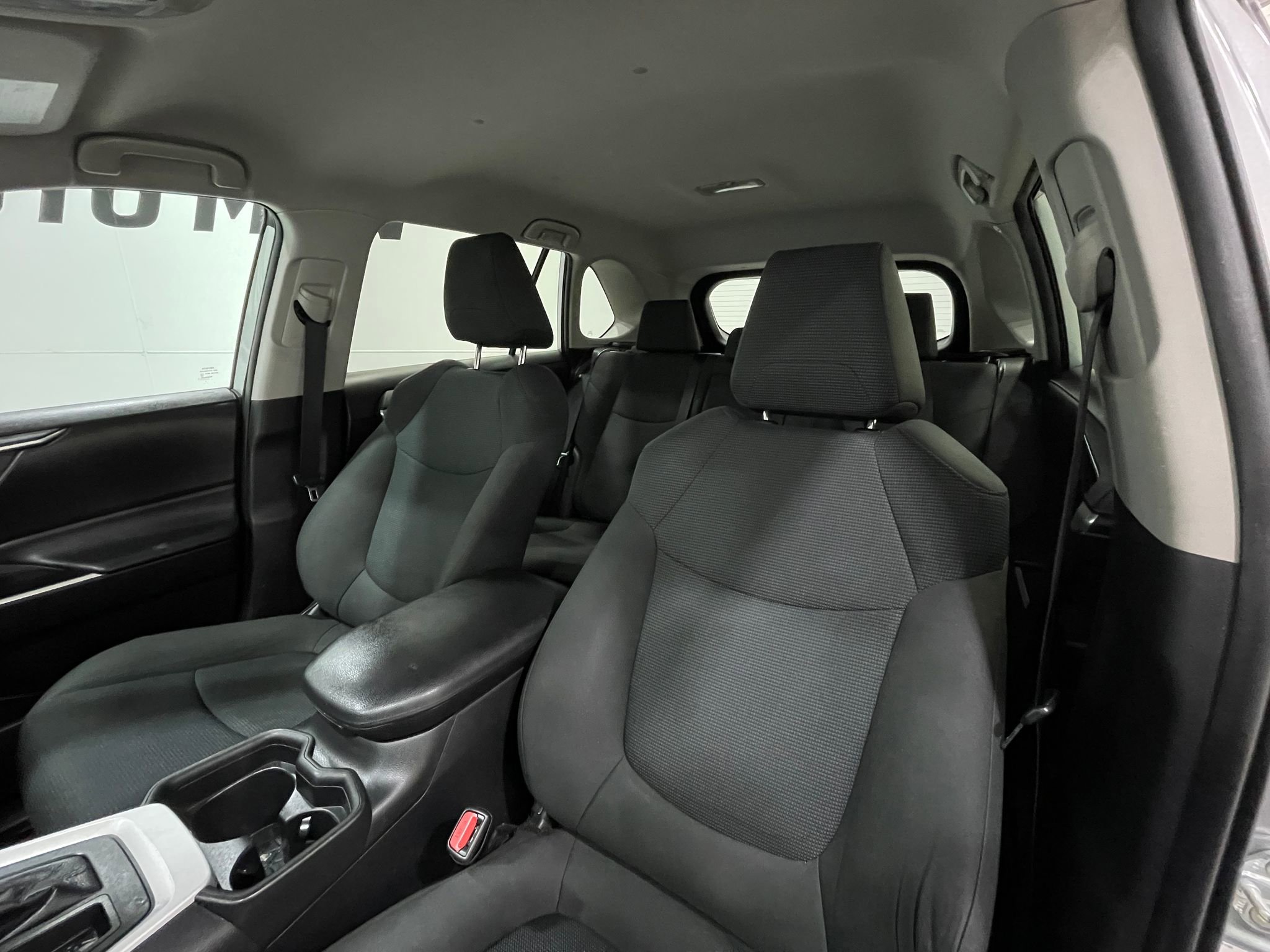 Used 2021 Toyota RAV4 LE w/ Carpet Mat Package (TMS) AWD/4WD image 12