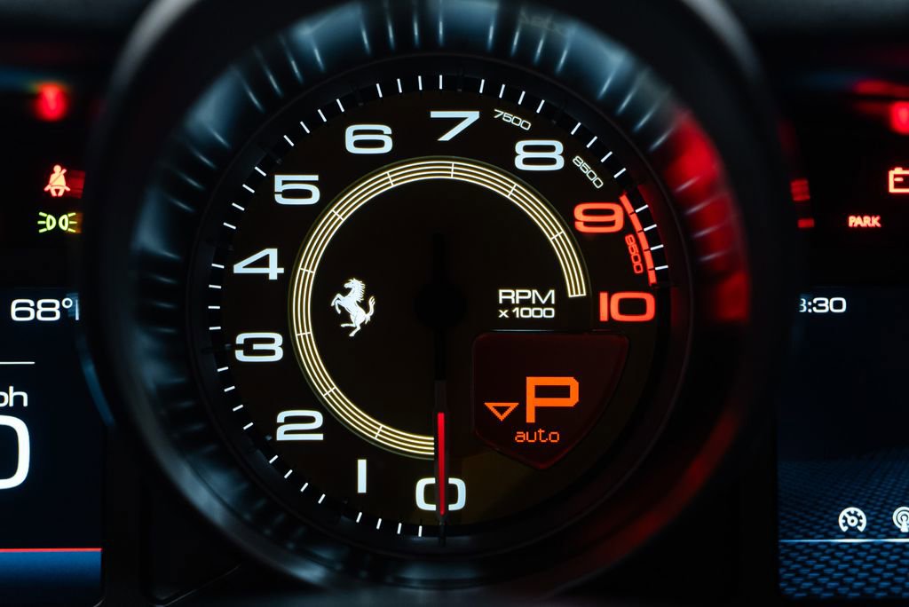 Used 2020 Ferrari 812 Superfast RWD image 33