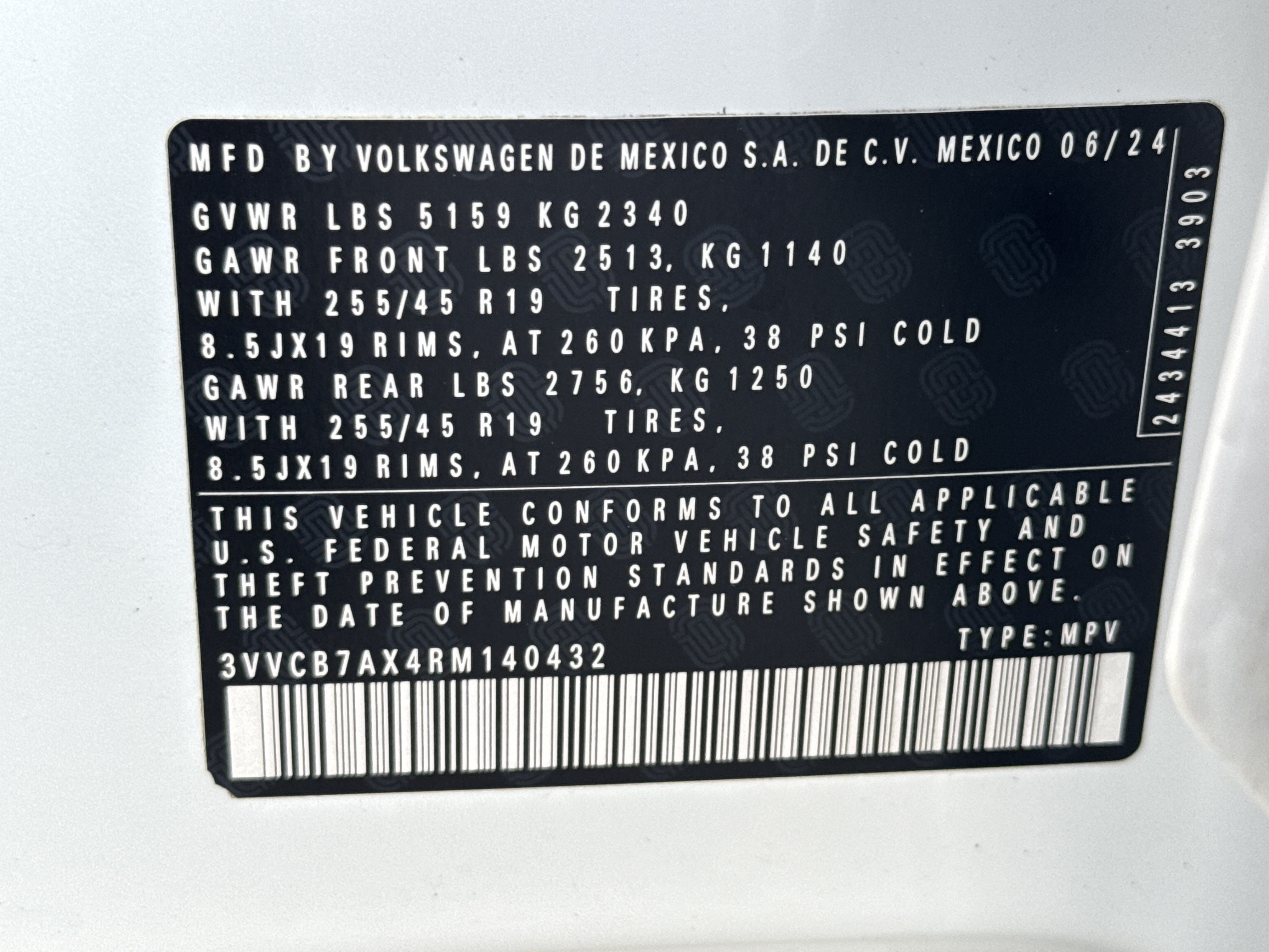 Used 2024 Volkswagen Tiguan SE R-Line FWD image 36
