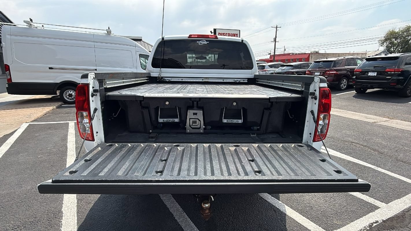 Used 2012 Nissan Frontier SV w/ SV Premium Utility Pkg AWD/4WD image 13