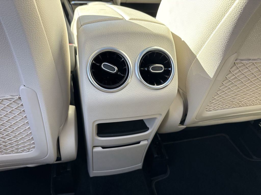 Used 2021 Mercedes-Benz GLB 250 w/ Premium Package image 22