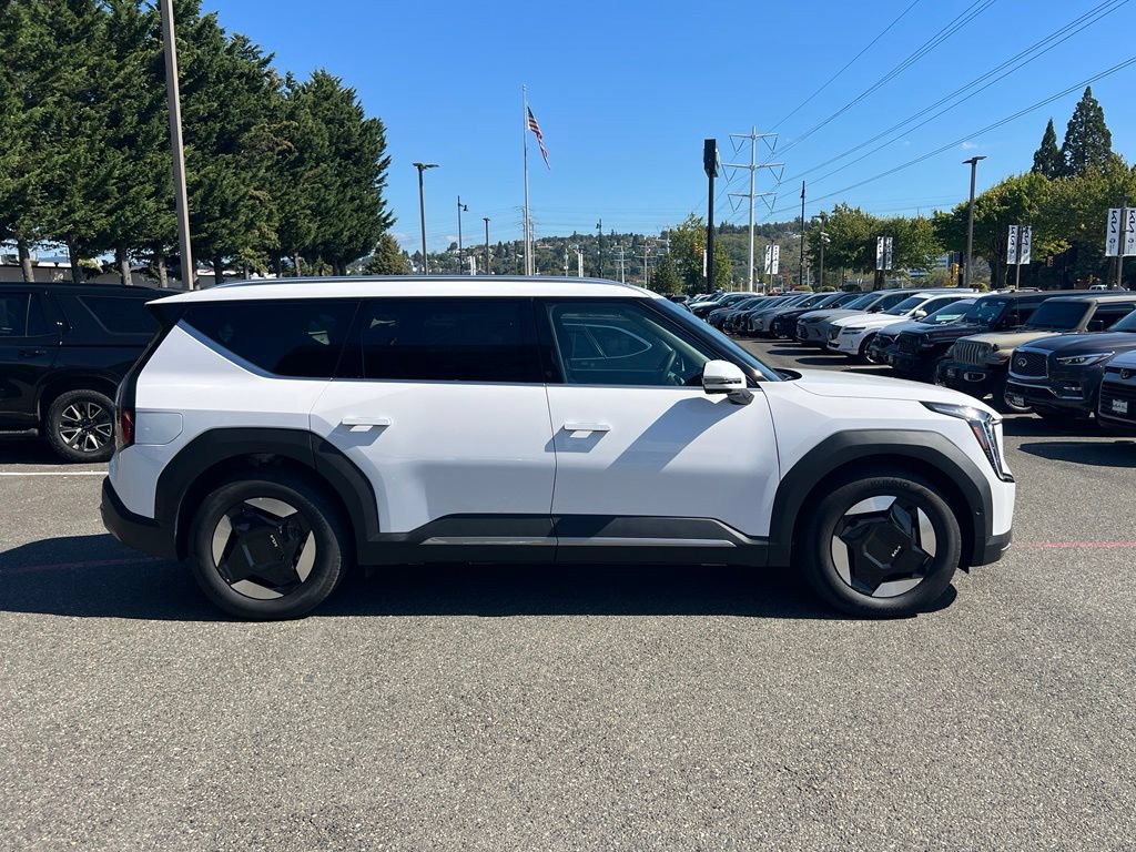 Certified 2026 Kia EV9 Wind AWD/4WD image 4