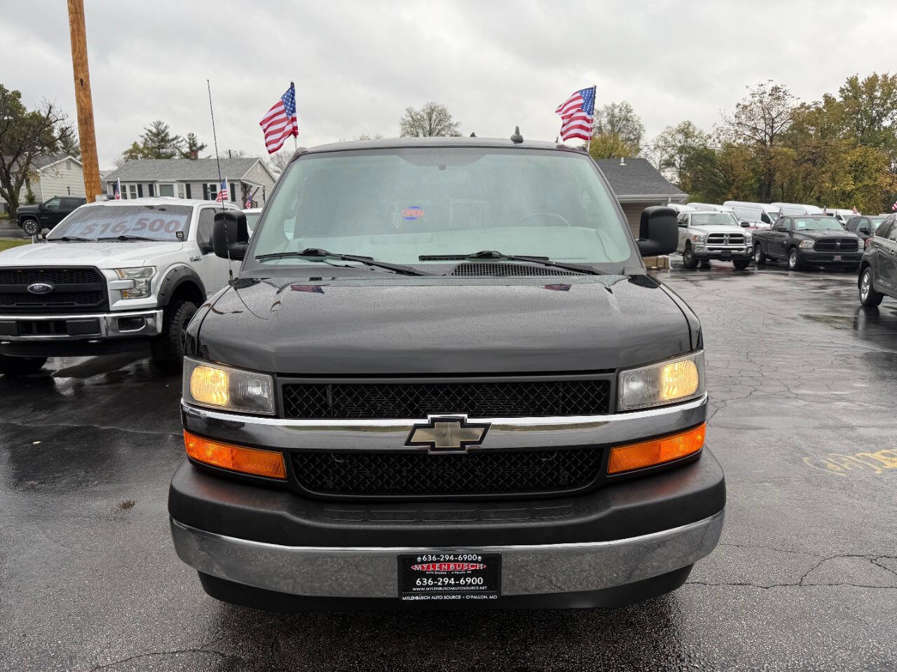 Used 2017 Chevrolet Express 3500 LT w/ LT Preferred Equipment Group image 3