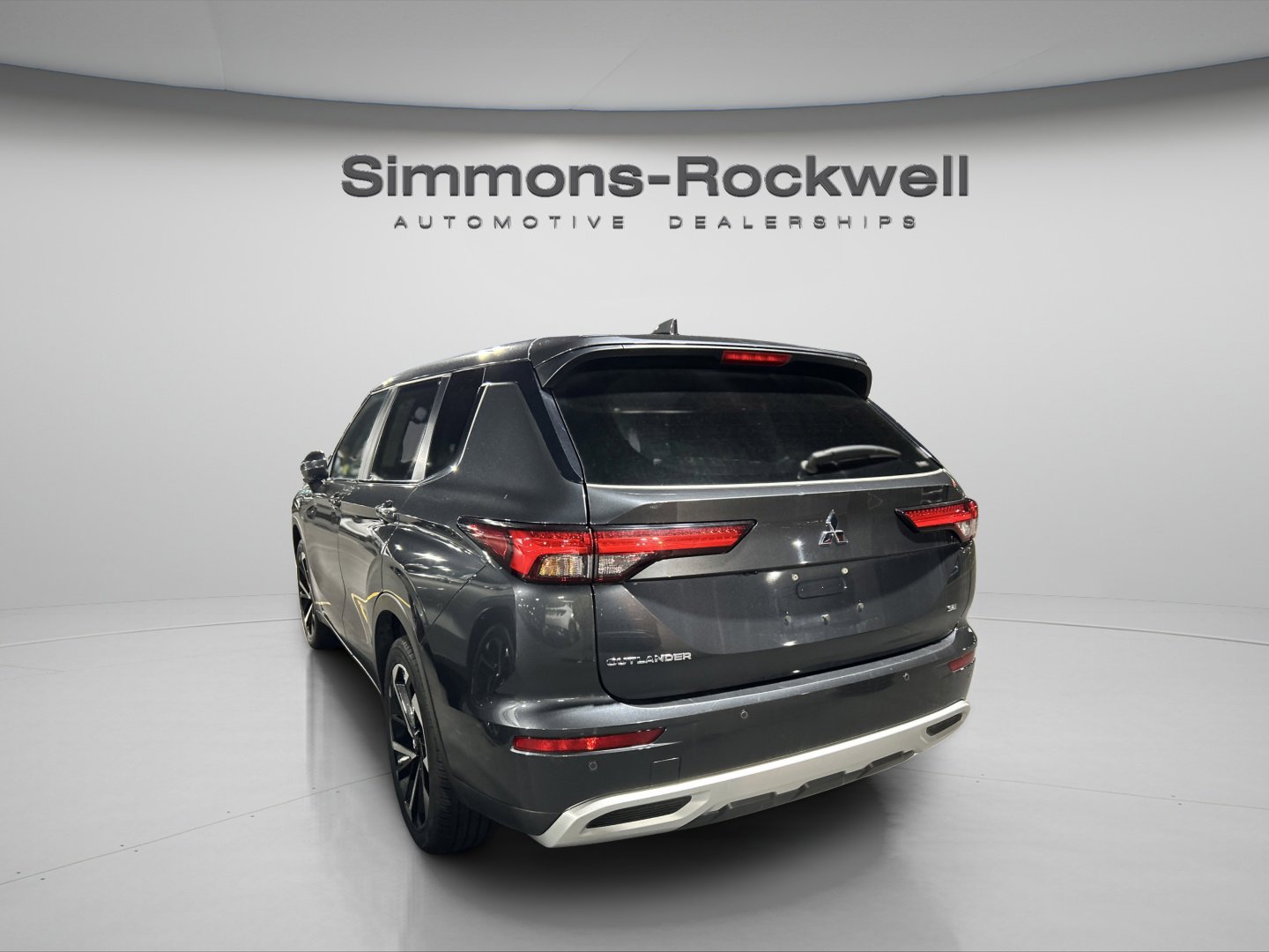 Used 2024 Mitsubishi Outlander SE image 17