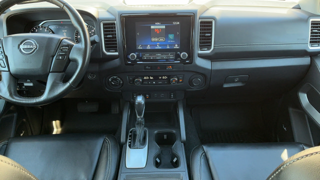 Used 2024 Nissan Frontier SL w/ Technology Package AWD/4WD image 16