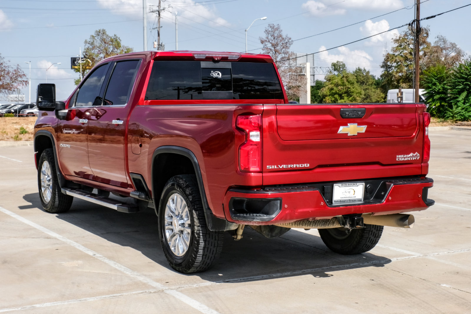 Used 2023 Chevrolet Silverado 2500 High Country w/ Technology Package AWD/4WD image 13