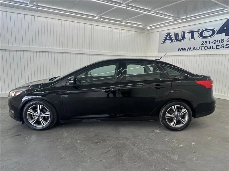 Used 2017 Ford Focus SE FWD image 6