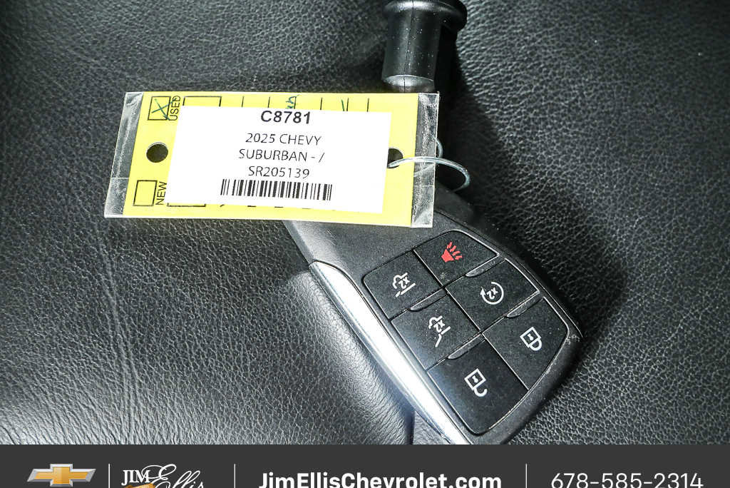 Used 2025 Chevrolet Suburban LT AWD/4WD image 39