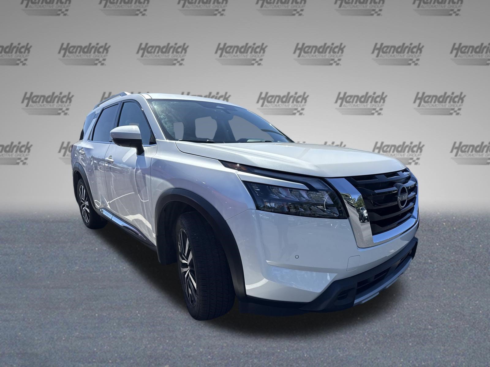 Used 2025 Nissan Pathfinder Platinum w/ Cargo Package FWD image 2