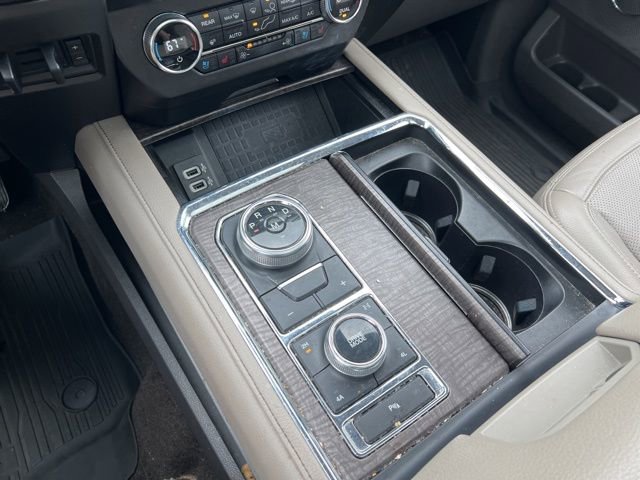Used 2018 Ford Expedition Limited w/ Equipment Group 301A AWD/4WD image 17