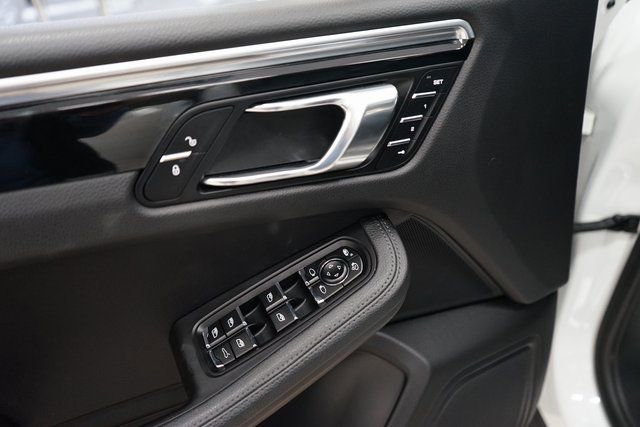 Used 2017 Porsche Macan S image 26