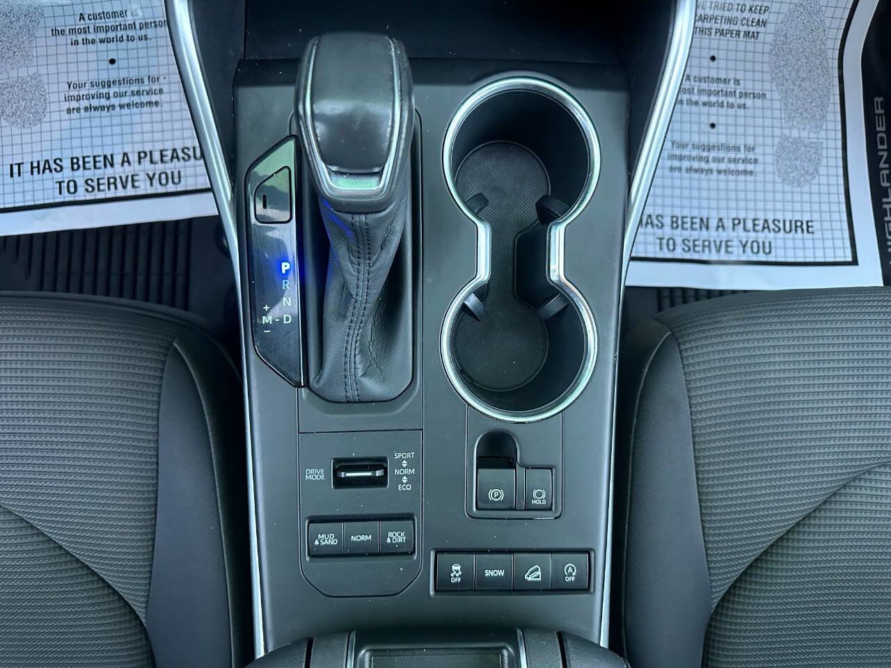 Used 2020 Toyota Highlander LE image 29