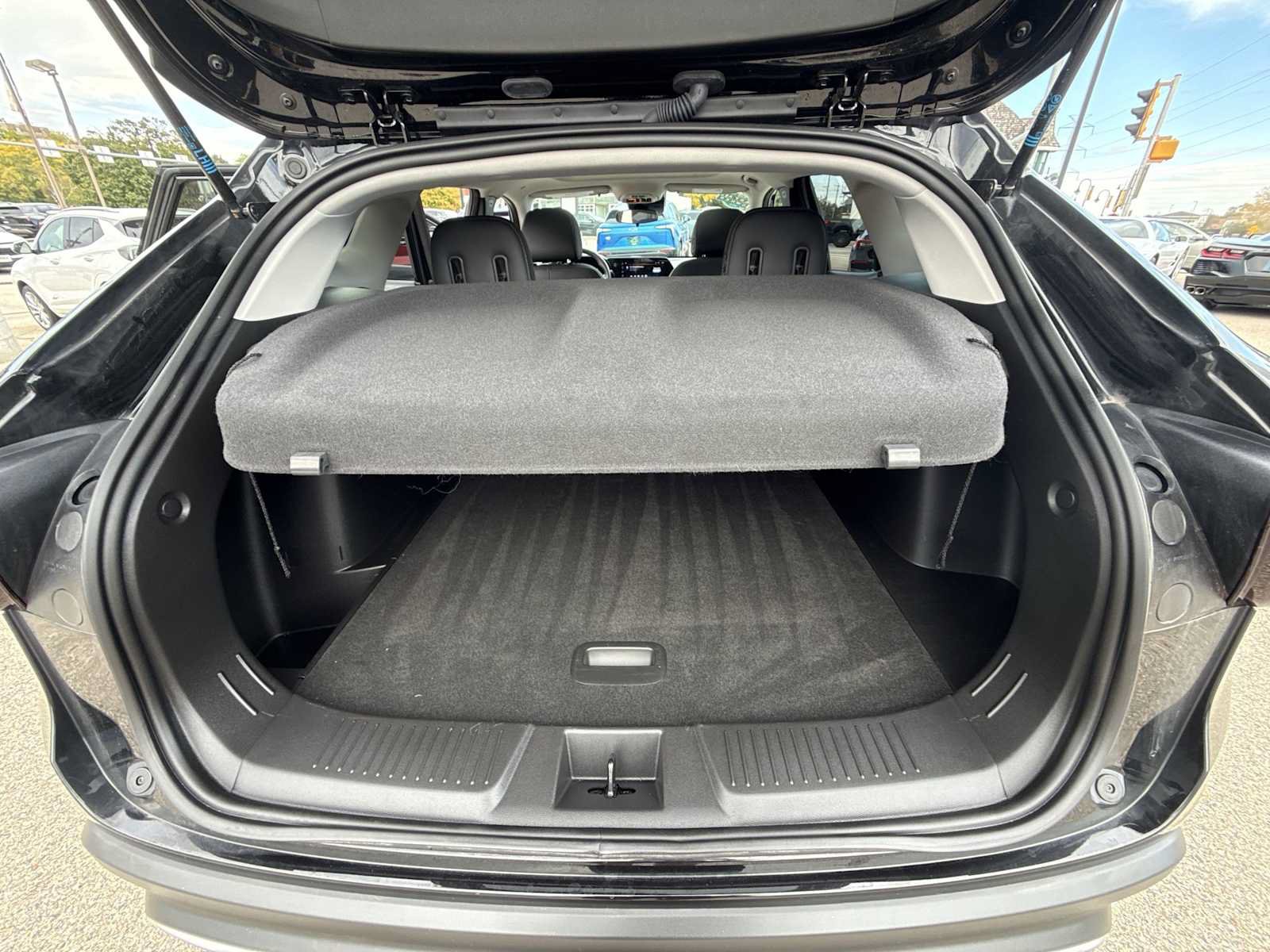 Certified 2024 Chevrolet Trax LT w/ Sunroof Package FWD image 25