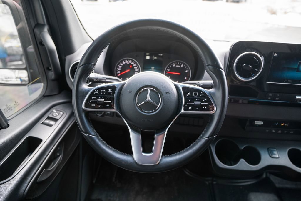 Used 2022 Mercedes-Benz Sprinter 4500 image 16