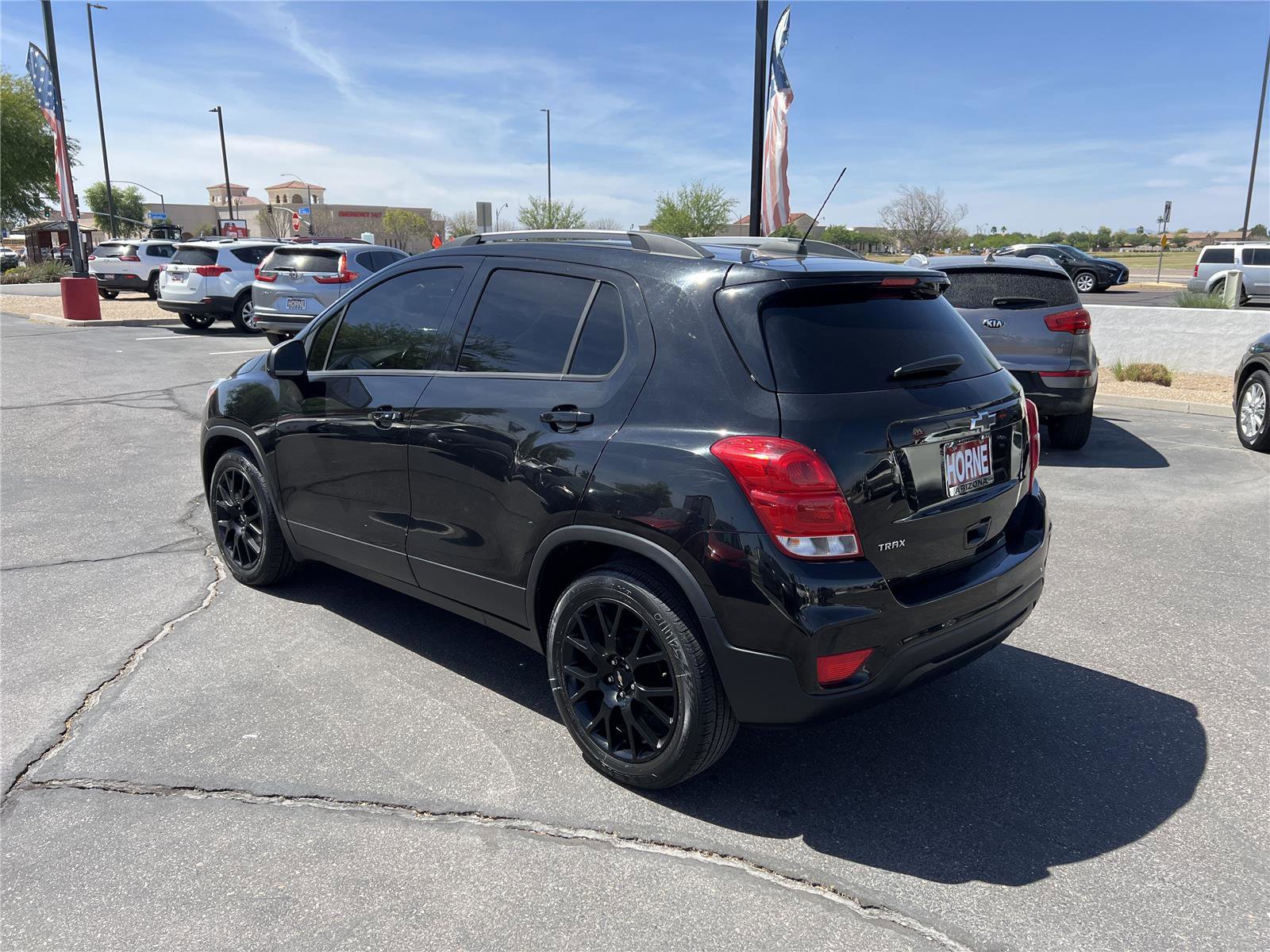 Used 2021 Chevrolet Trax LT w/ Midnight Edition FWD image 7