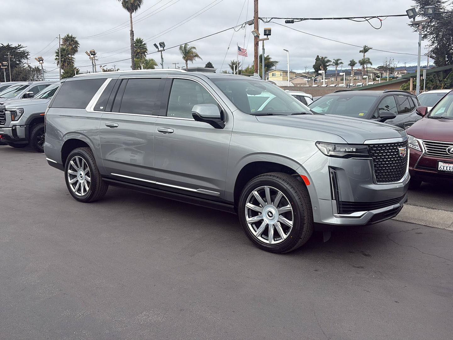 Used 2023 Cadillac Escalade ESV Premium Luxury Platinum AWD/4WD image 2