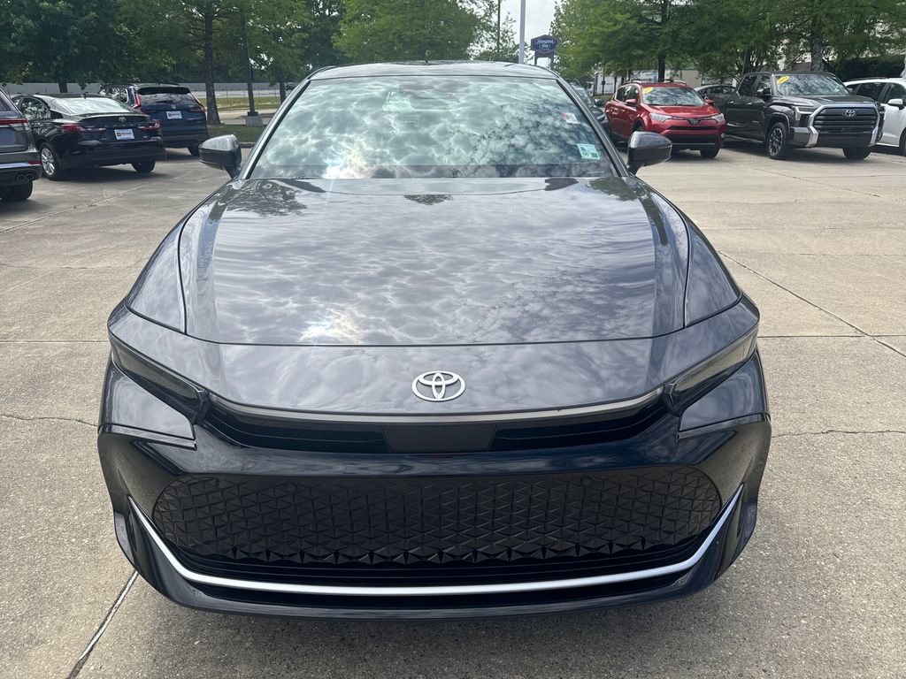 Used 2023 Toyota Crown Limited image 4