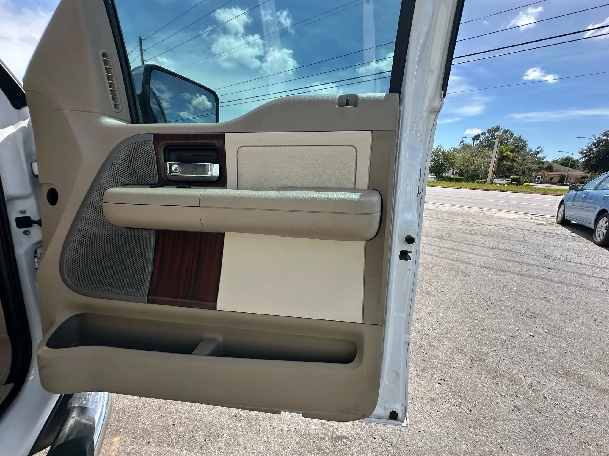 Used 2006 Lincoln Mark LT 2WD image 10