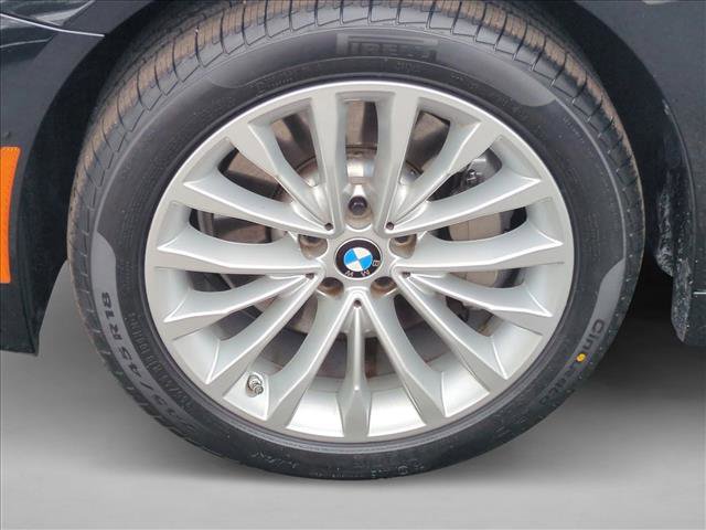 Used 2021 BMW 530e w/ Premium Package image 24