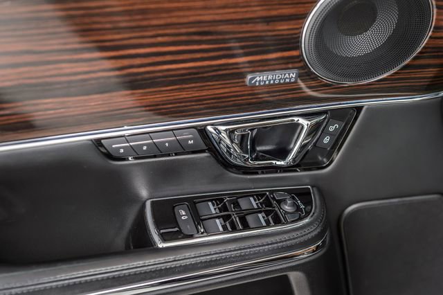 Used 2017 Jaguar XJ R-Sport image 53