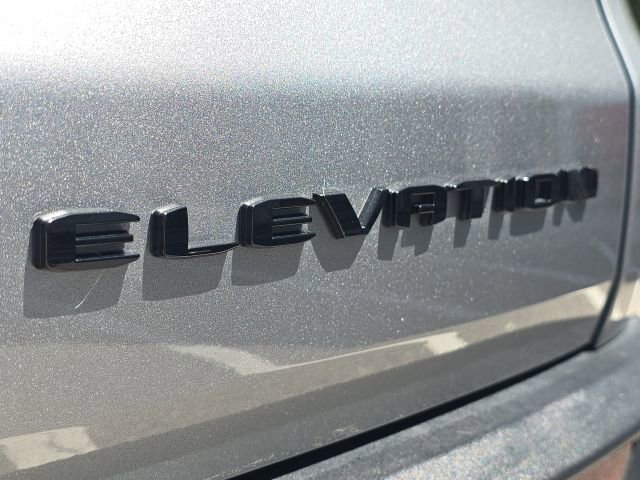 Used 2025 GMC Acadia Elevation w/ Elevation Premium Package image 9