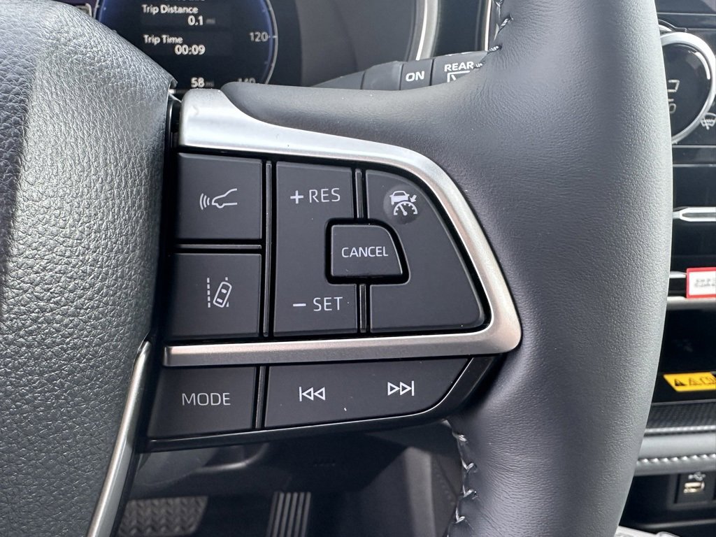 New 2026 Toyota Highlander Limited image 25