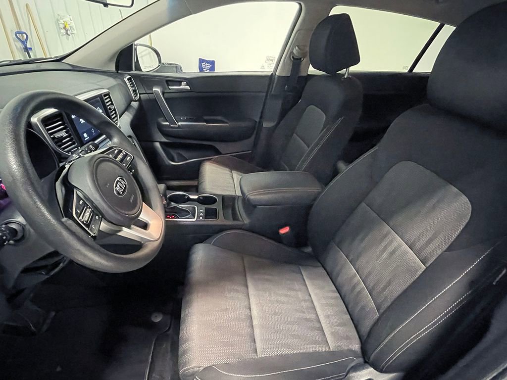 Used 2020 Kia Sportage LX image 3