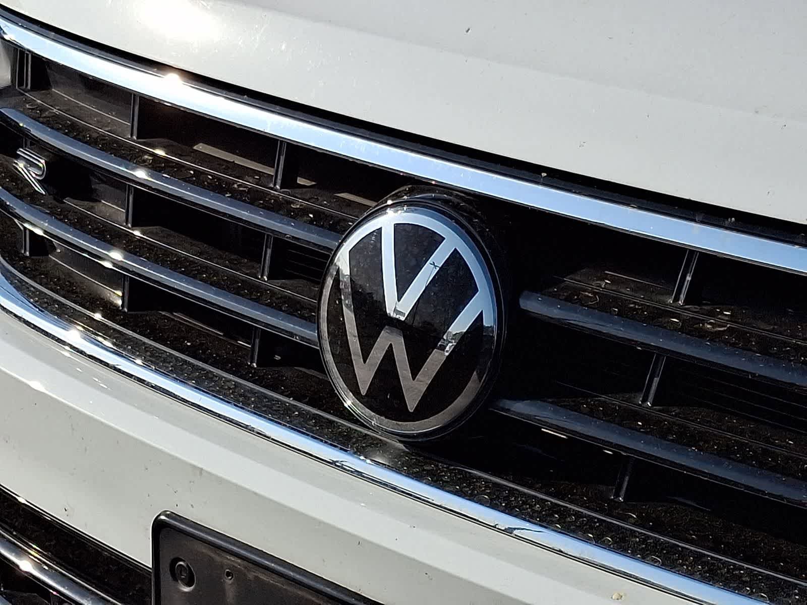 Used 2022 Volkswagen Tiguan SE R-Line FWD image 6