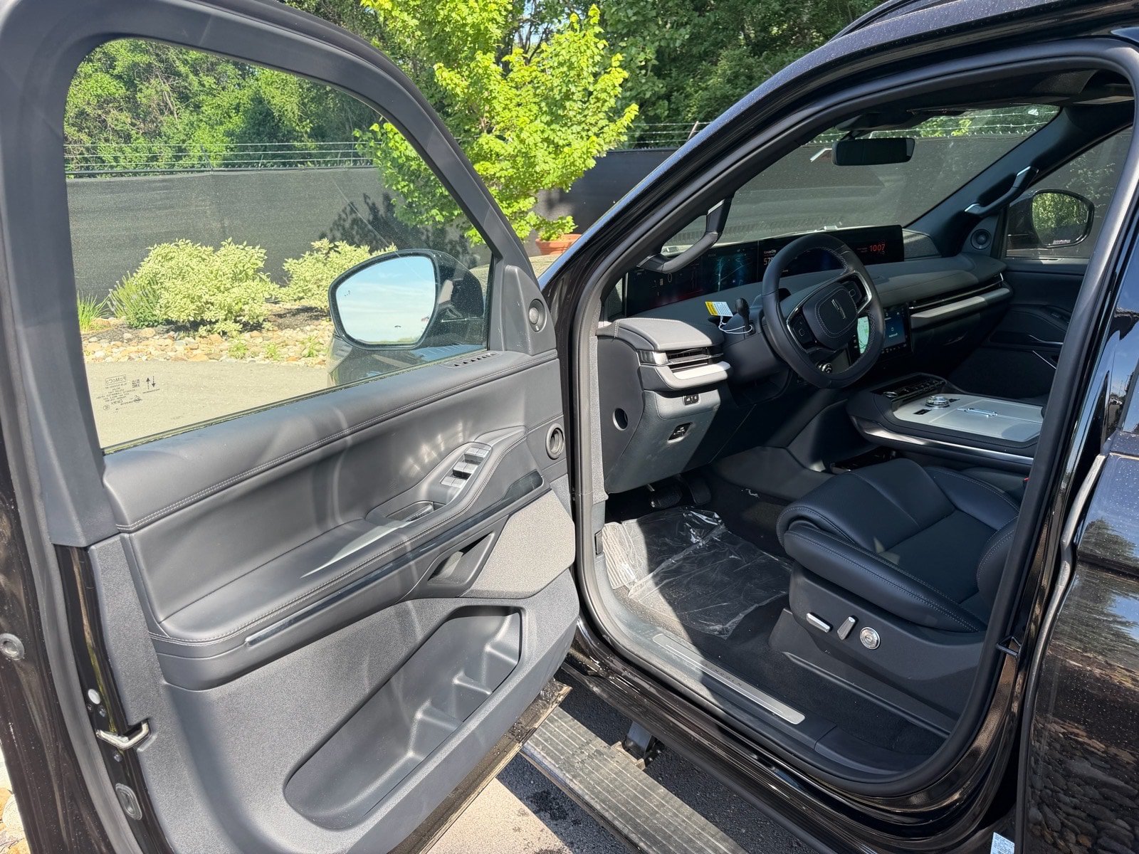 New 2026 Lincoln Navigator Reserve w/ Jet Appearance Package AWD/4WD image 26