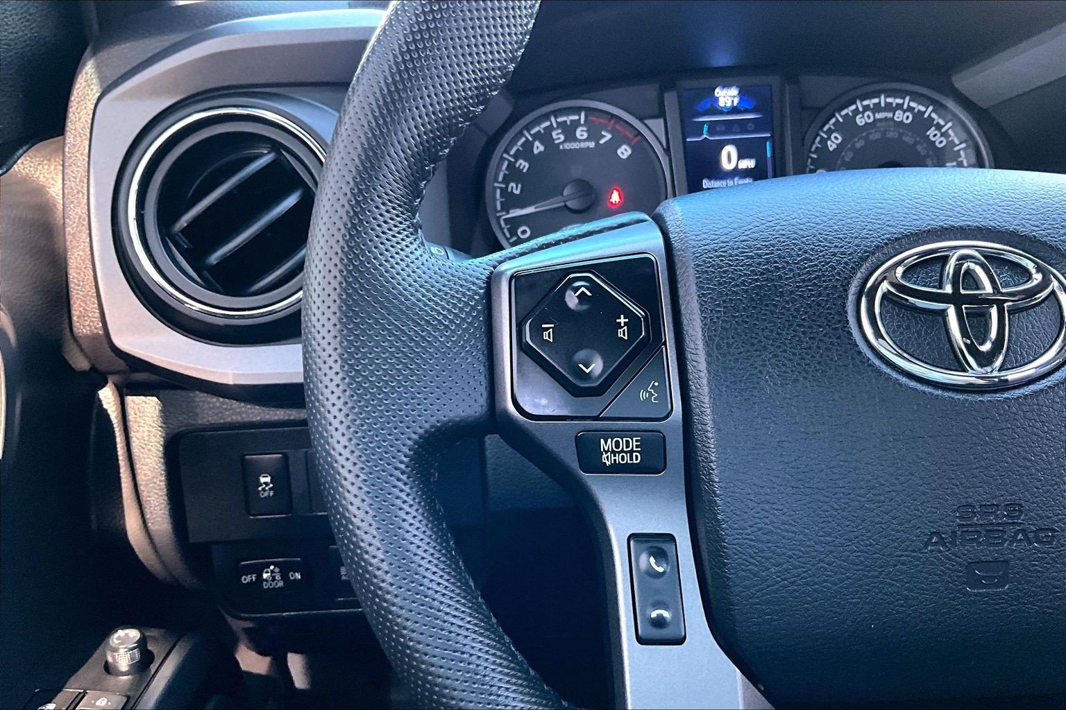 Used 2023 Toyota Tacoma TRD Sport AWD/4WD image 19