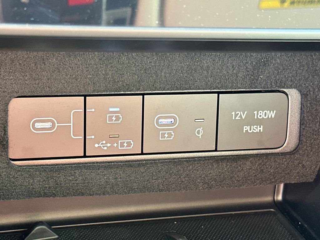 New 2025 Hyundai Sonata Limited image 32